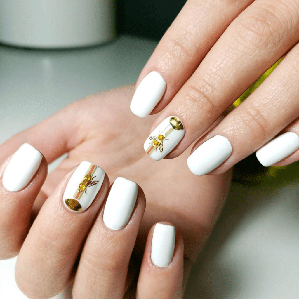 5 Days In Person Manicure & Sculpting with Soak-Off Gels + KIT - White Nails 5 Days In Person Manicure & Sculpting with Soak-Off Gels + KIT - White Nails with a Gucci Design