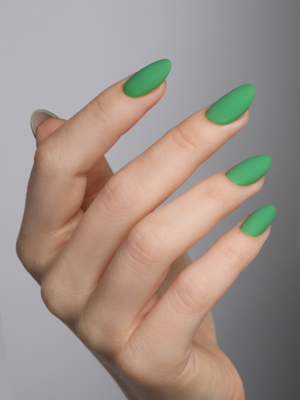 Lively Green #325, 9 ml. hand Lively Green #325, 9 ml. hand